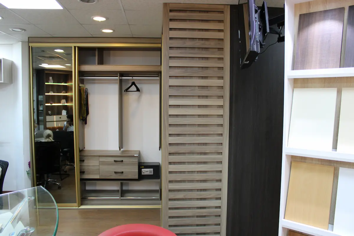 خزانات ملابس حديثة خزانات ملابس حديثة