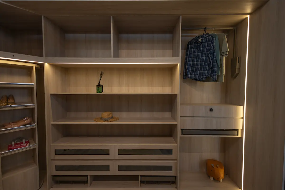 تفصيل خزائن مبتكر تفصيل خزائن مبتكر