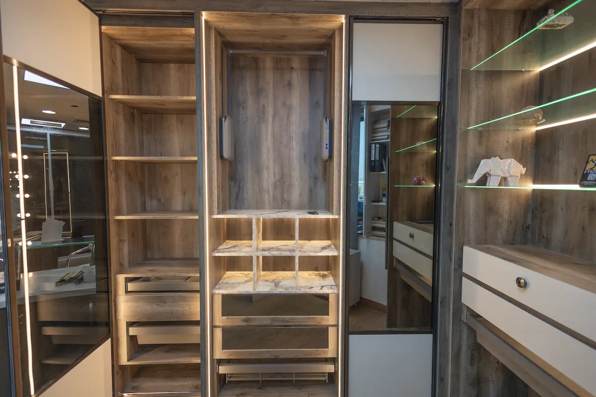 تصميم دولاب ملابس تصميم دولاب ملابس