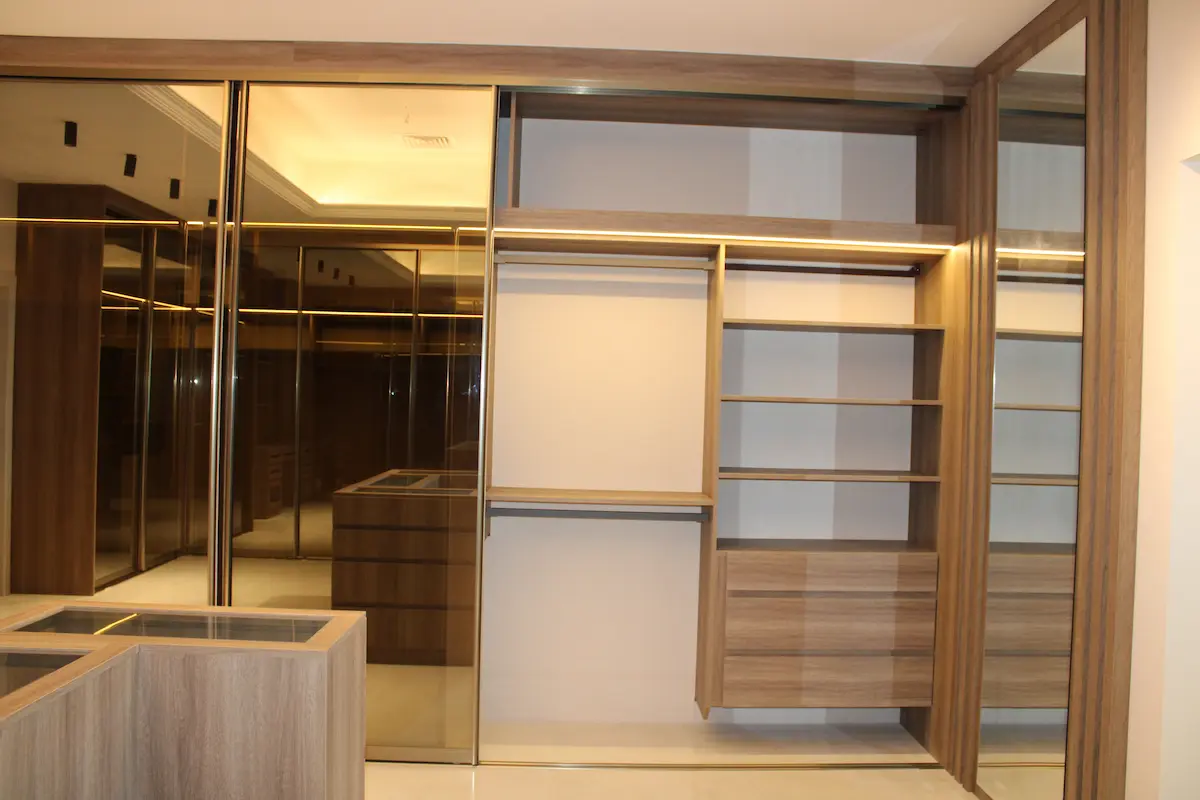 تصميم خزانة ملابس تصميم خزانة ملابس